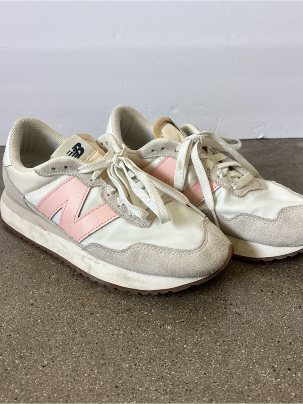 New Balance 237 Women's Cream & Pink Retro Runner